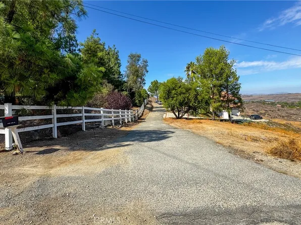 1 Heizer Dr, Perris, CA 92570