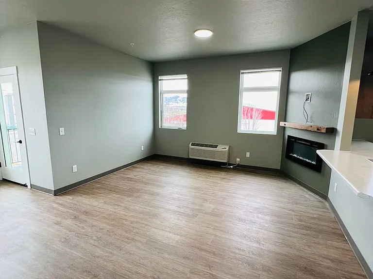 4405 Deveraux Pl — Photo 6