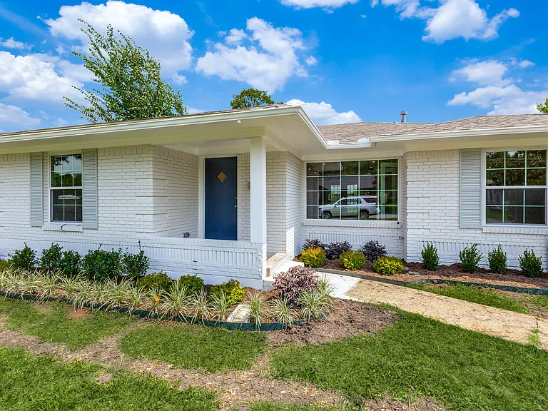 6536 Patrick Dr — Photo 3