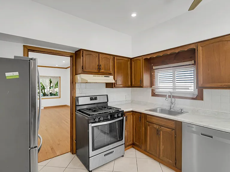 6949 Alabama Ave — Photo 6
