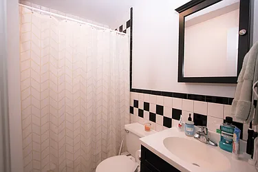 Rented by R New York