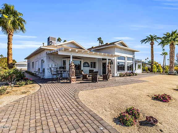 3rd image of 10601 W BAYSIDE Road