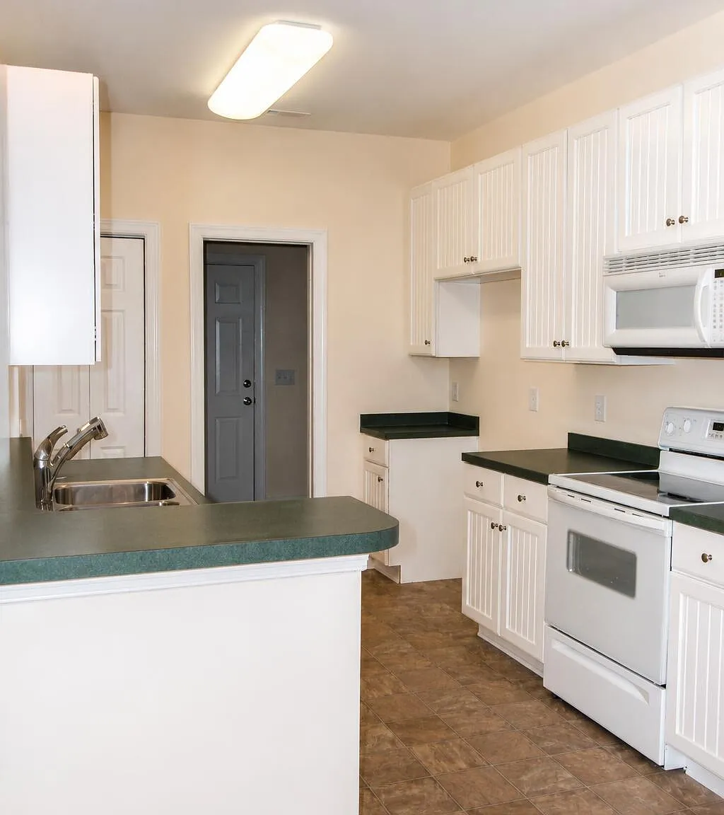 3 bed, 2.0 bath, $2,095 — Photo 4