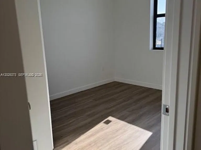 152 NW 10th Pl #152-D — Photo 10