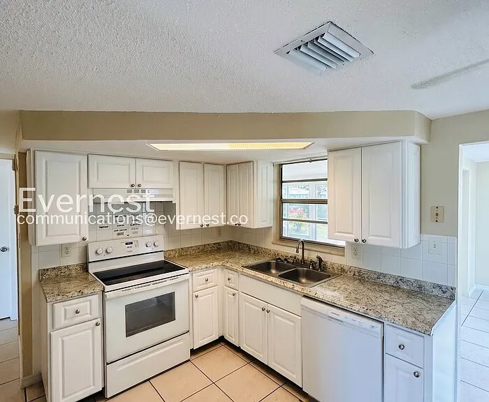 9130 Chatam Ln — Photo 14