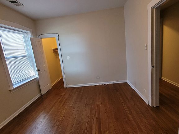4th image of 4447 N Hamlin Ave #2