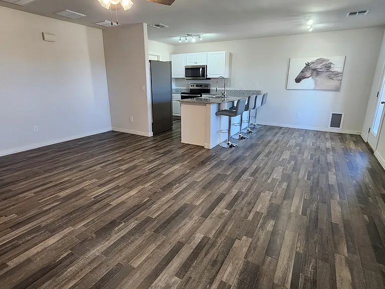 70 W Cottonwood Ln — Photo 16