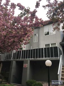 622 Fairview Ave APT 6, Fairview, NJ, 07022