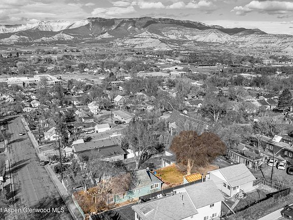 5th image of 438 E 7th St