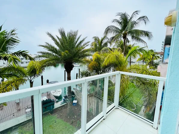 6889 Bay Dr #106, Miami Beach, FL 33141