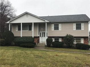 12 Levere Ct, Pearl River, NY 10965