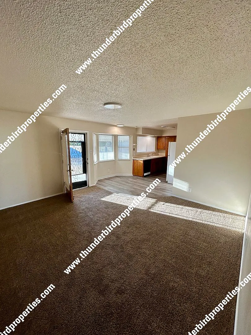 $500 off first months rent Centrally located NE location — Photo 3