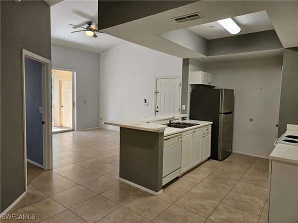 9055 Colby Dr APT 2218, Fort Myers, FL 33919