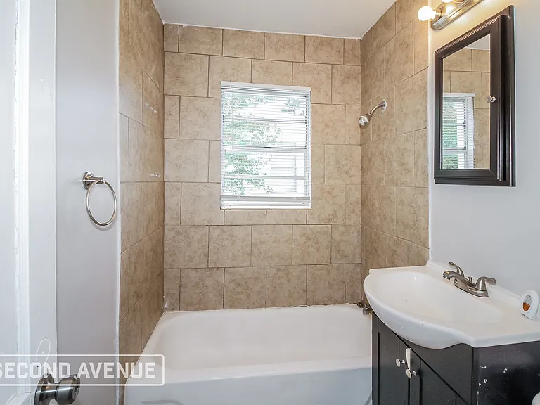 110 E Myrtle Dr — Photo 22