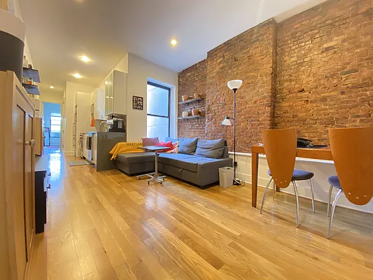 Rented by RENTBK LLC | media 2