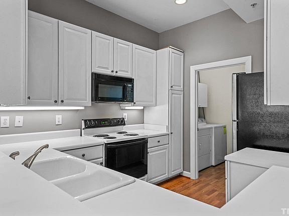 4th image of 200 S Dawson St APT 202