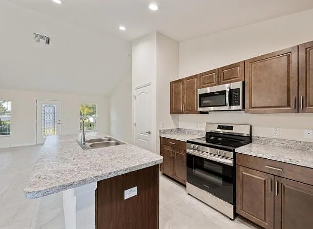 27017 Mott Ave — Photo 7