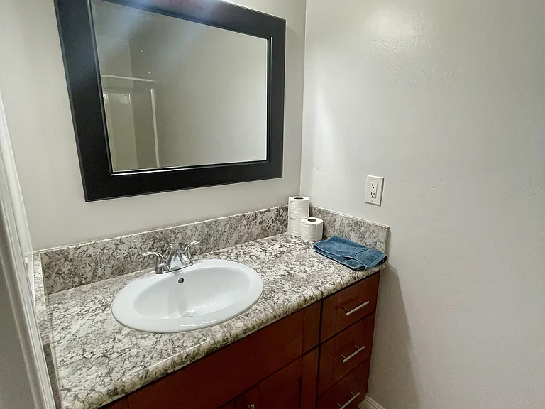 2844 Baily Ave — Photo 7
