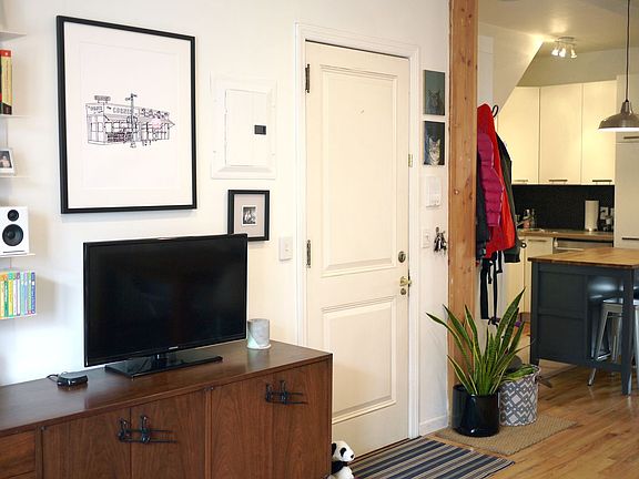 5th image of 504 Graham Ave APT 1