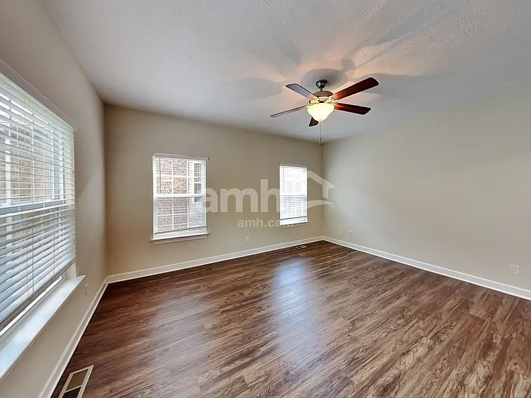 6947 Calderwood Dr — Photo 17