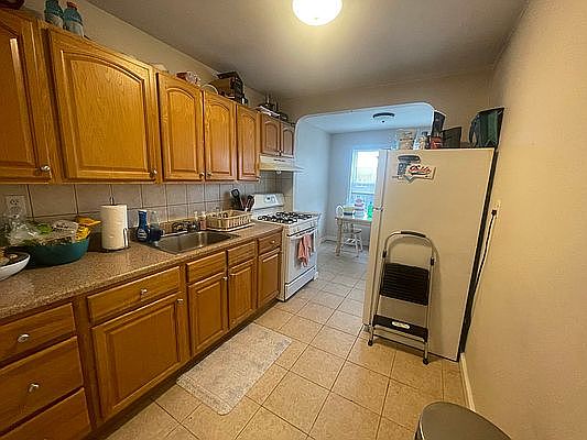 1st image of 2118 Steinway St Floor 3