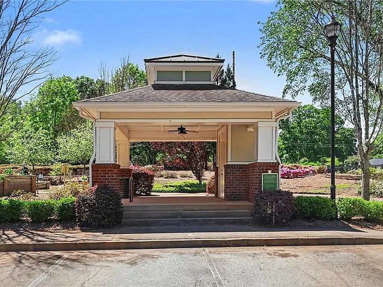 1201 Walker Dr — Photo 30