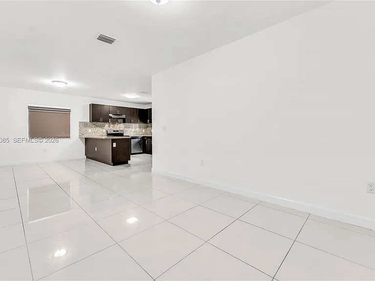 1029 SW 11th Ave — Photo 32