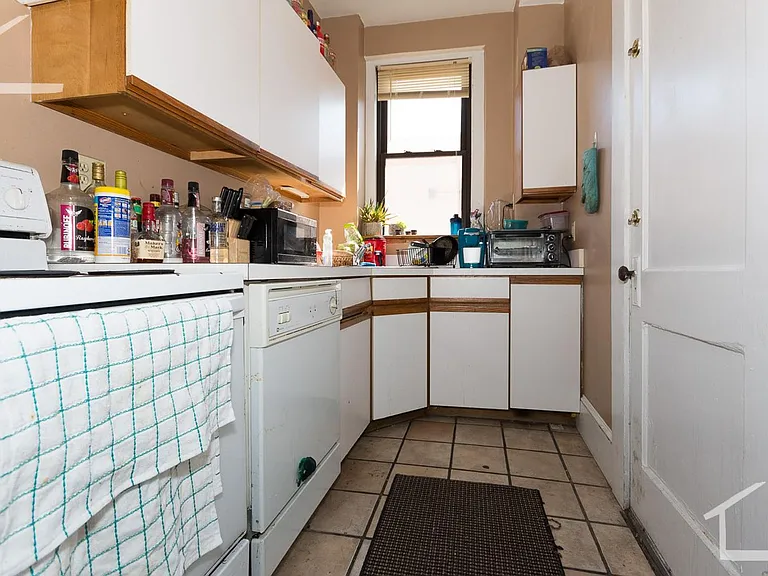185 Harvard Ave #4 — Photo 3
