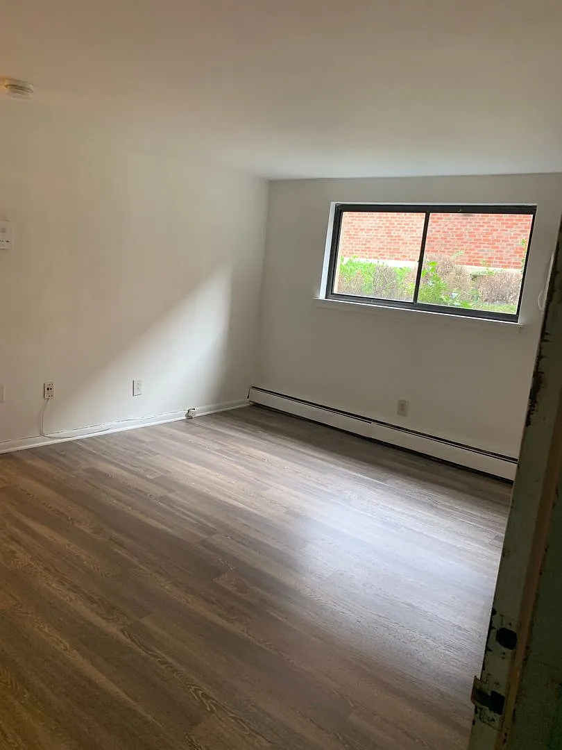 4910 Walnut Street — Photo 2