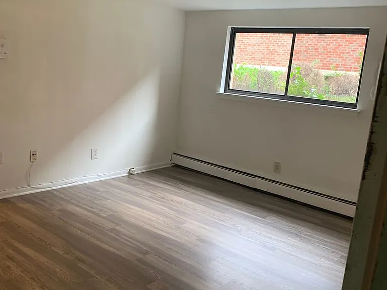4910 Walnut Street — Photo 2