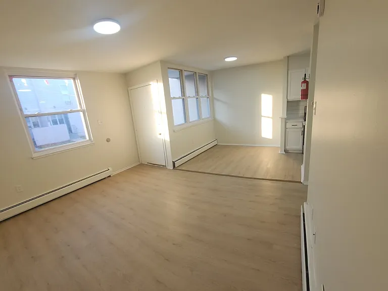 2200 Hamilton Ave — Photo 3