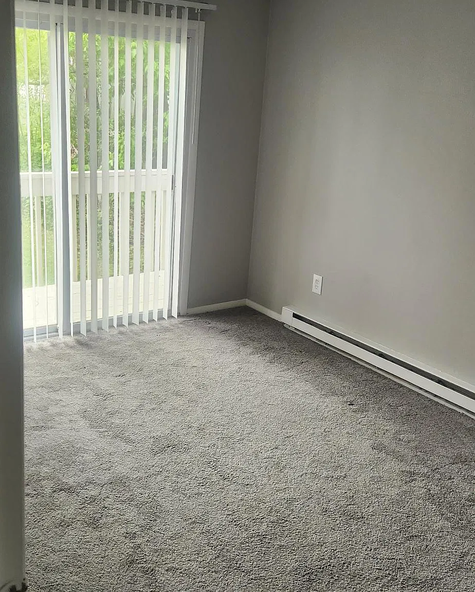 7-7 Newfield Ave — Photo 3