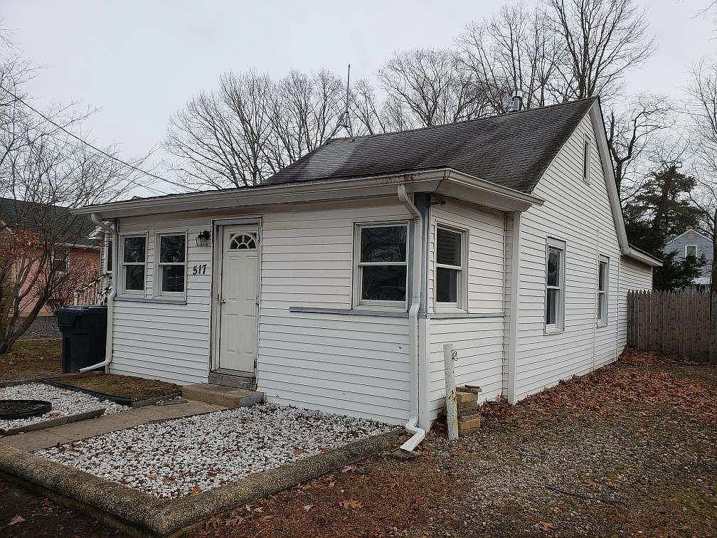 517 Harvey Ave photo 1