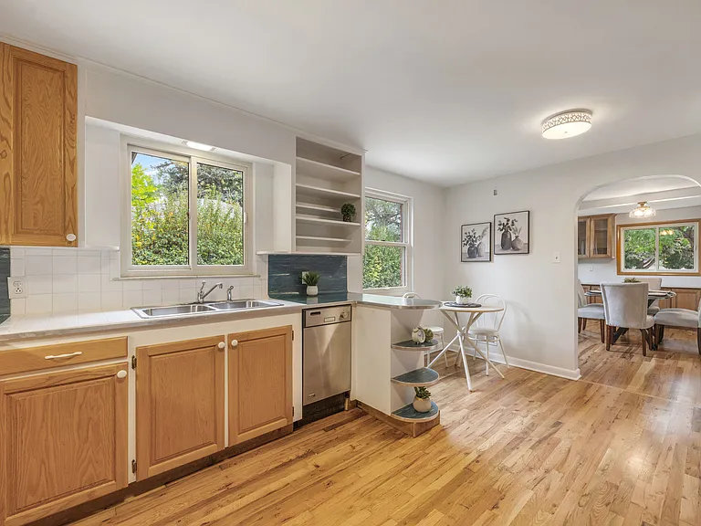160 Circle Dr — Photo 11