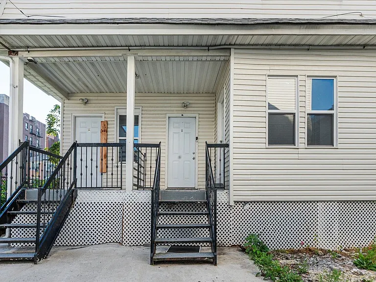 1323A McBride St #1 — Photo 2