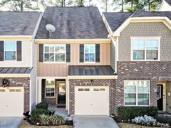 10003 Lynnberry Pl, Raleigh, NC 27617
