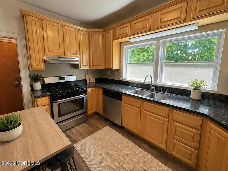 46-48 N Washington St #3 — Photo 6