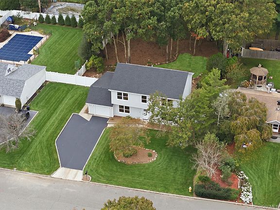 3rd image of 22 Woodbrook Drive