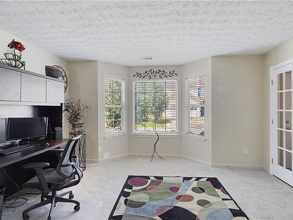 4th image of 4548 Carriage Park Dr