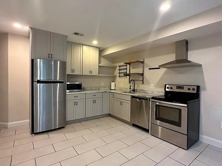 128 Bryant St NW — Photo 4