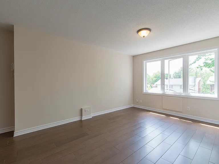 1662 Russell Rd — Photo 11