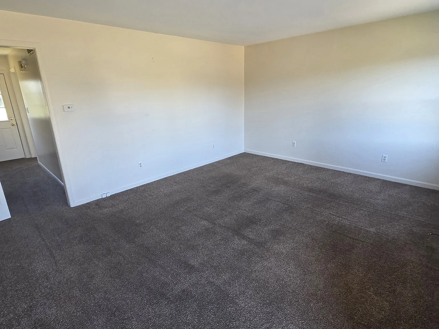 2 bed, 1.5 bath, 1203 sqft, $1,195 — Photo 3