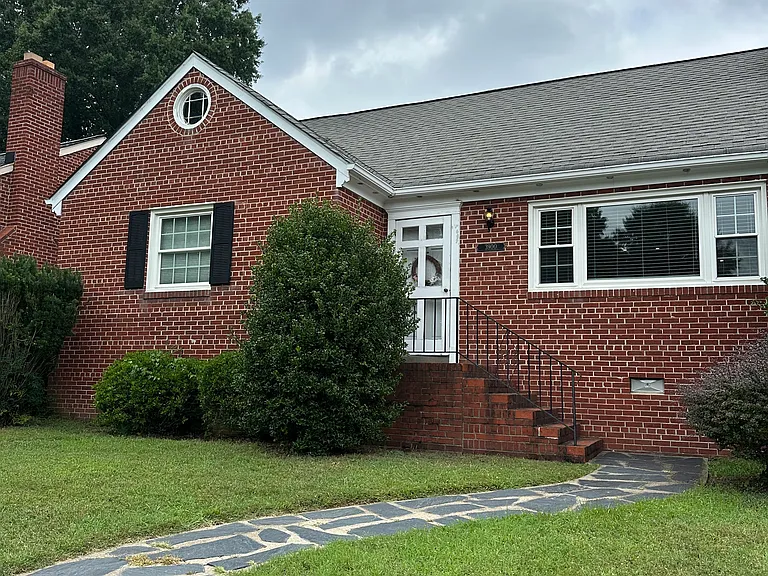 3900 Floyd Ave — Photo 8
