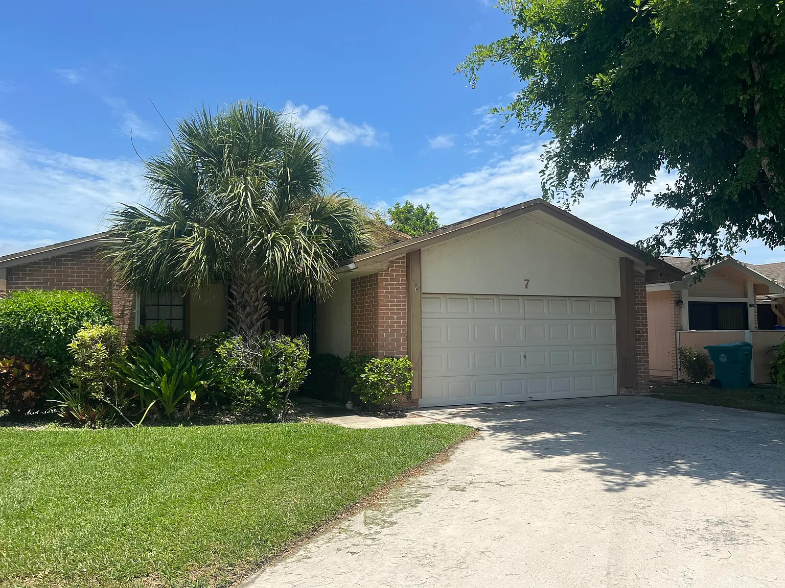 2 bed, 2.0 bath, 1196 sqft, $2,685 — Photo 2
