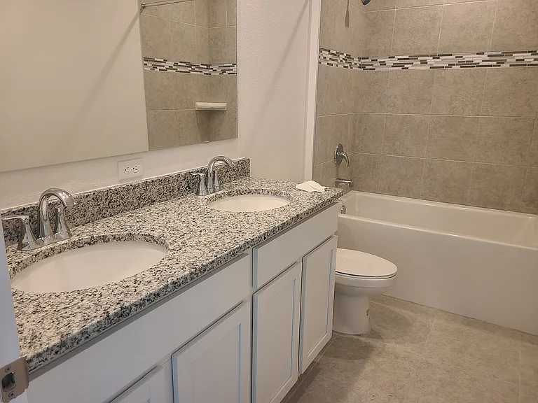 61 Rickenbacker Dr — Photo 16