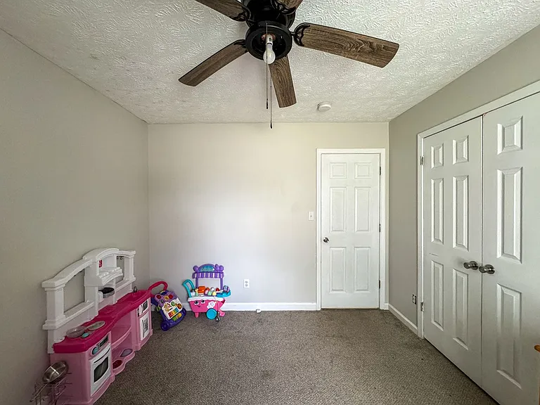 1025 Rim Rd — Photo 9