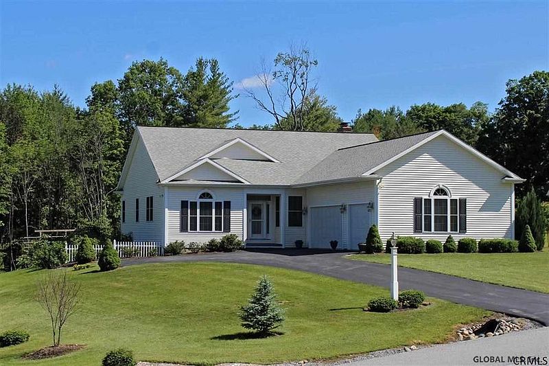 2nd image of 15 RIDGE VIEW Road