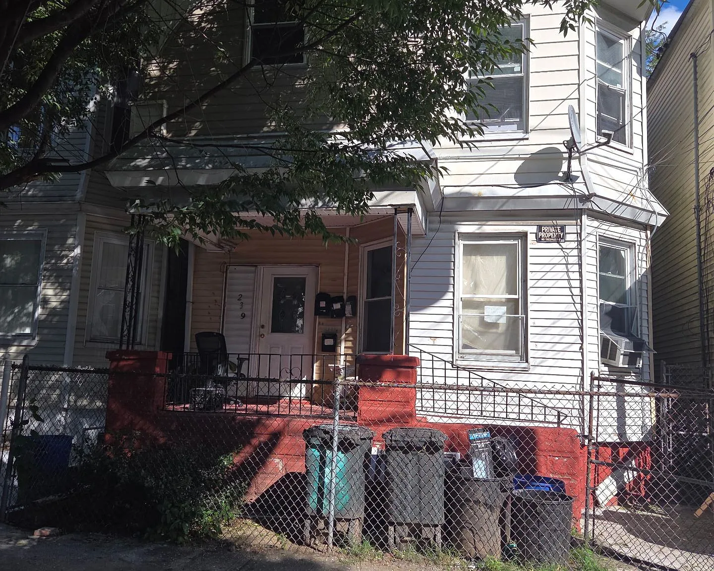 239 N 5th St — Photo 1