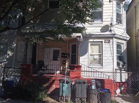 239 N 5th St