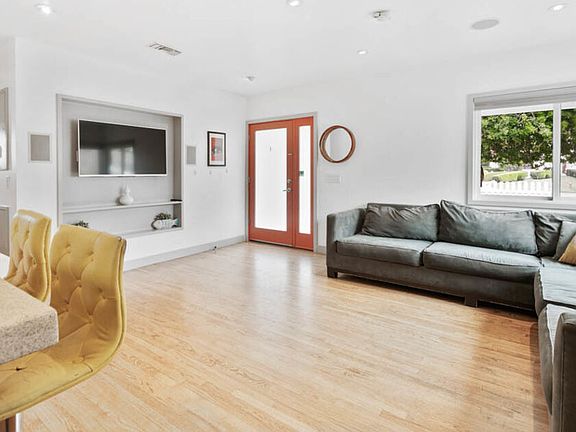 2nd image of 4949 Forman Ave